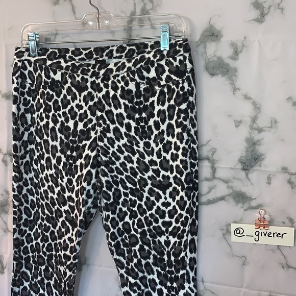 M Hue Snow Leopard Original Jean Patterned Leggings - Picture 5 of 16